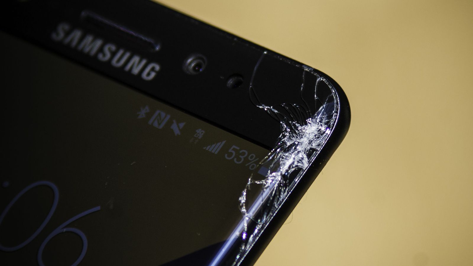 Разбитый Samsung Galaxy s8